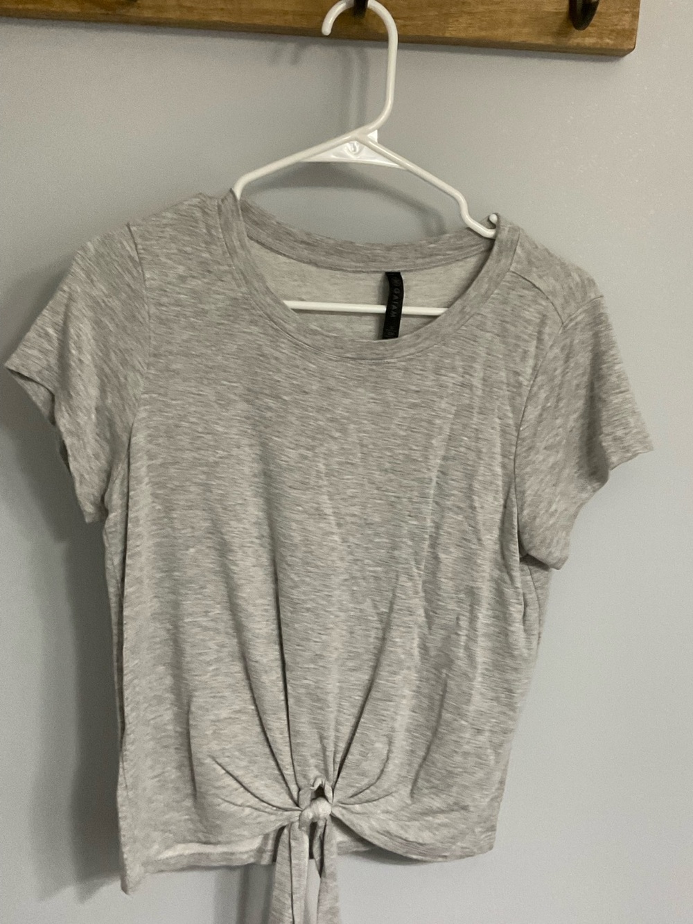 GAIAM Heather Gray Short Sleeve Tie-Front Crop Top